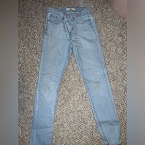 Levi’s shaping skinny jeans